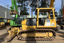 # **Tuyển Dụng Thợ Lái Máy Ủi tại Bình Dương – Công Trình Nhiều, Việc Làm Lâu Dài**