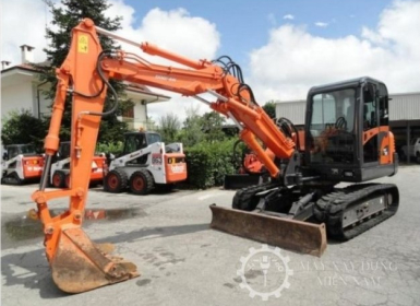 Giá thuê máy xúc theo giờ tại TPHCM – Lựa chọn tối ưu cho công trình dân dụng**