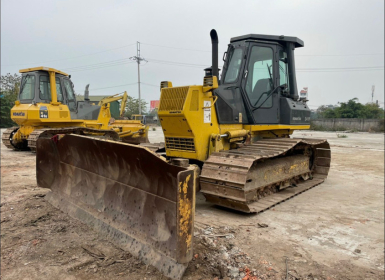 Dịch vụ cho thuê máy ủi giá rẻ tại Dĩ An, Bình Dương – Đại Đồng Đen sẵn sàng hỗ trợ 24/7**