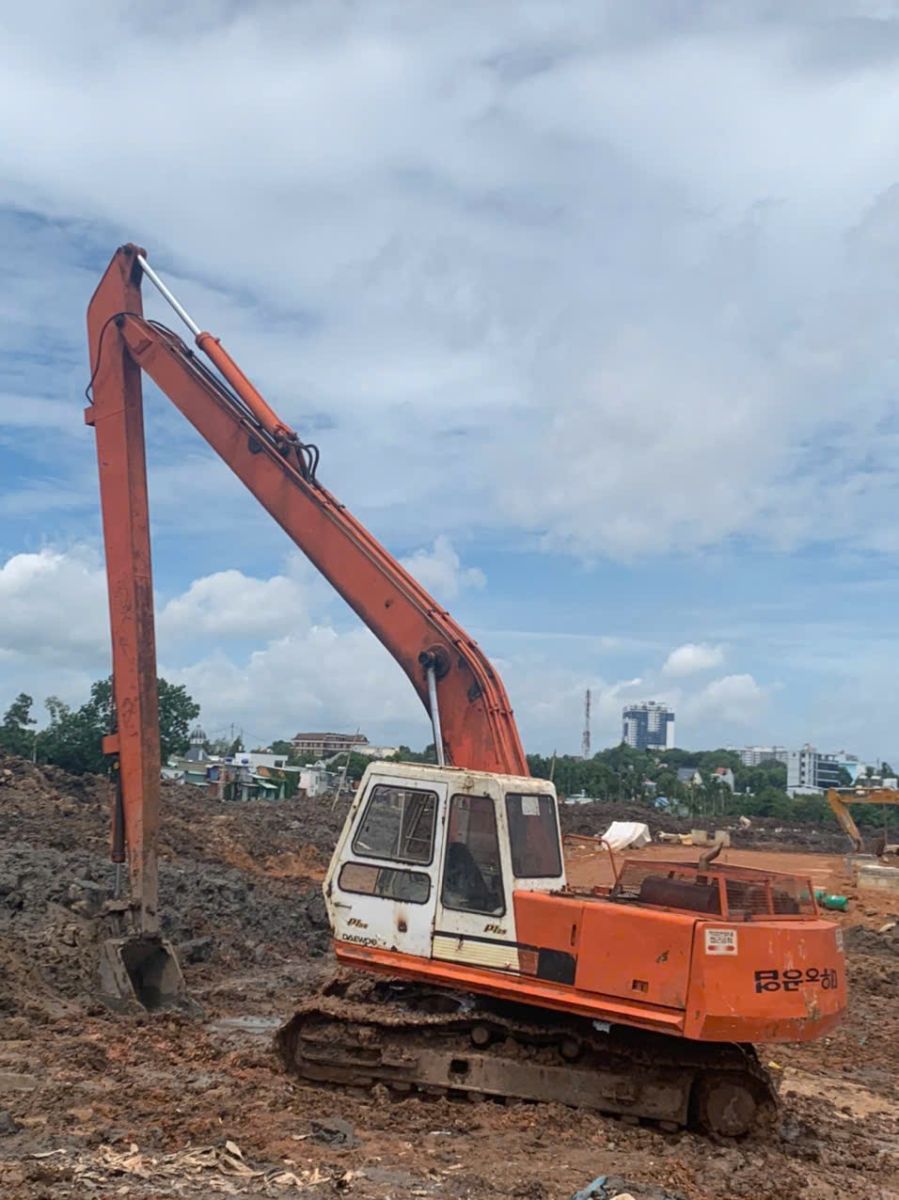 Cho Thuê Xe Đào Tại Cà Mau: Giải Pháp Đào Đắp Tối Ưu Tối Đa Chi Phí