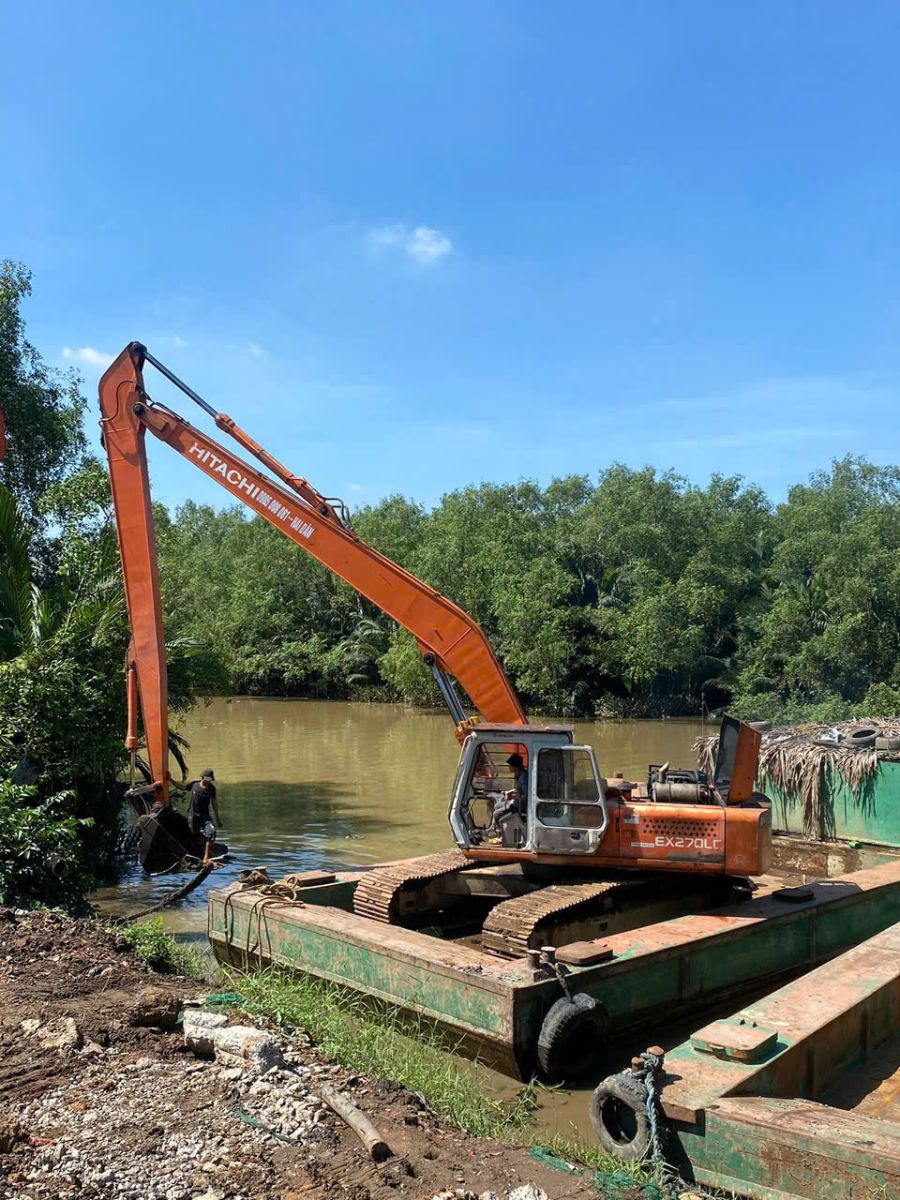 Dịch vụ cho thuê máy xúc cần dài chuyên nghiệp tại Dầu Tiếng, Bình Dương**