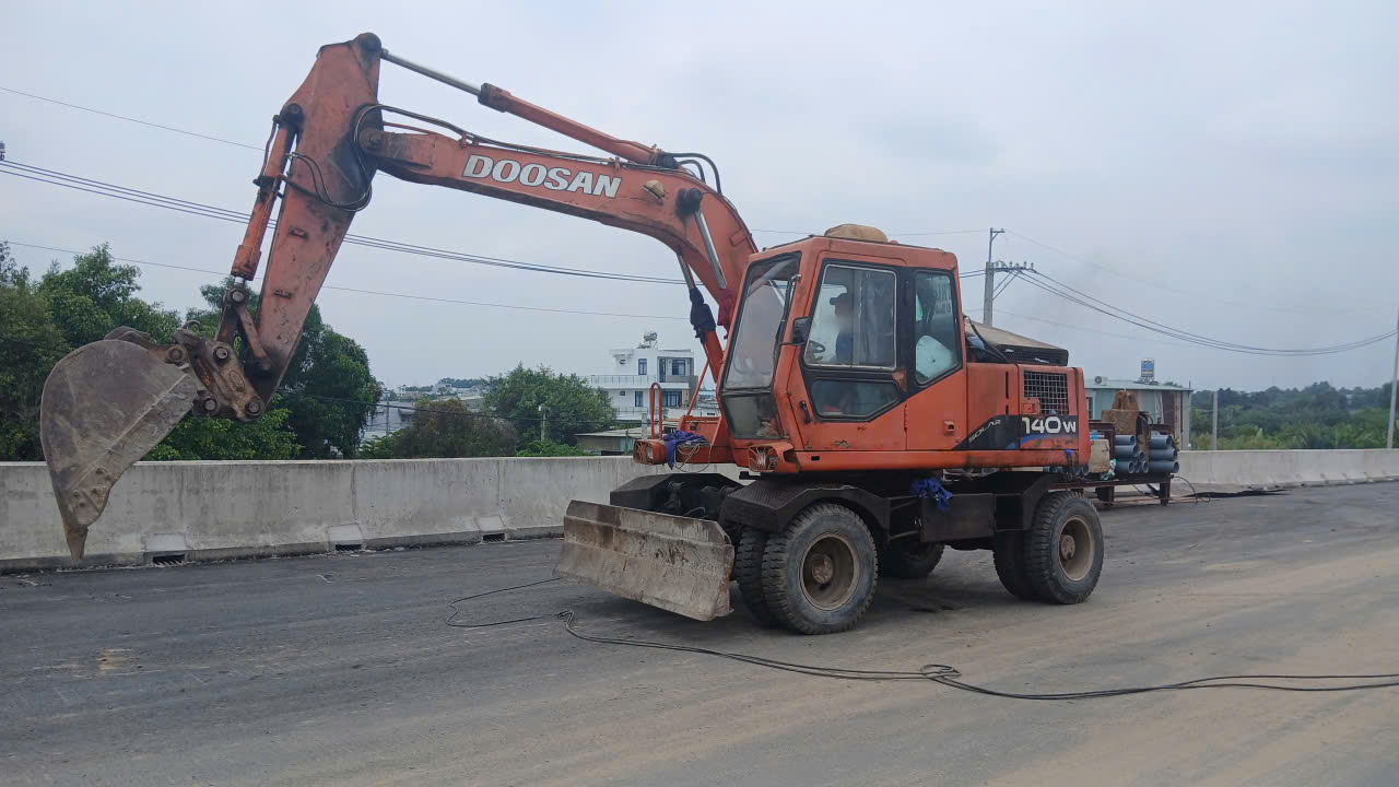 Cho Thuê Xe Múc Đất