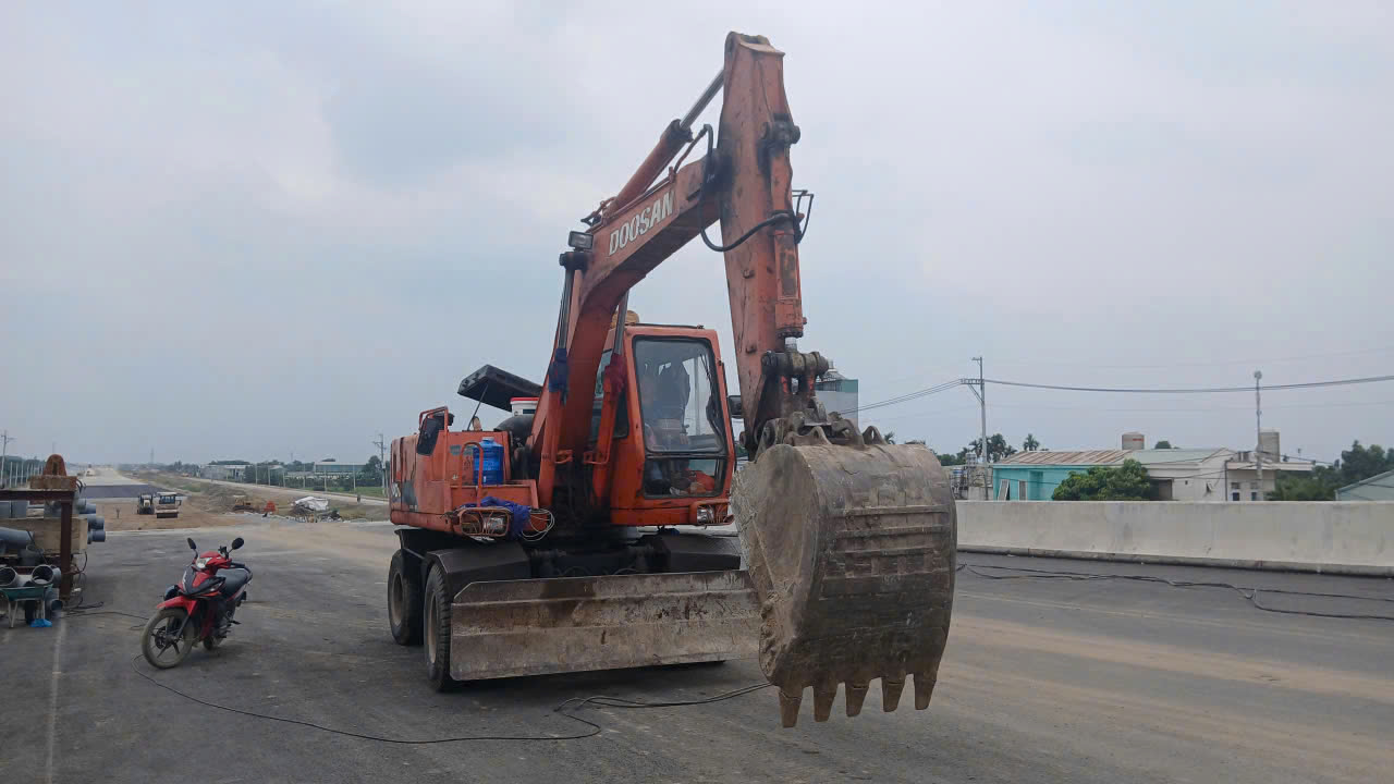 Cho Thuê Máy Múc Tại Cà Mau: Giải Pháp Thi Công Tối Ưu Tối Đa Chi Phí