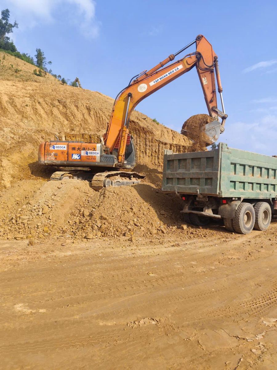 Cho Thuê Xe Đào Tại Kiên Giang: Giải Pháp Đào Đắp Tối Ưu Tối Đa Chi Phí