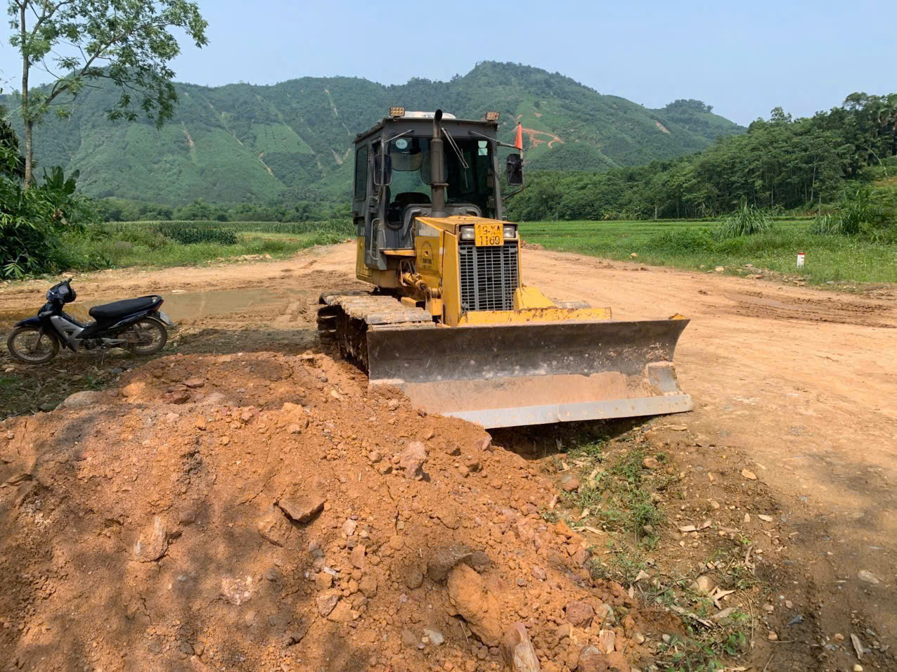 Cho Thuê Máy Ủi Tại Hậu Giang: Giải Pháp San Lấp Tối Ưu Tối Đa Chi Phí