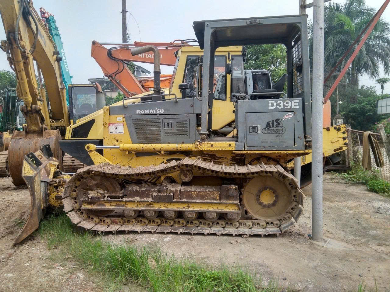 Cho Thuê Xe Ủi Tại Bến Tre: Giải Pháp San Lấp Nền Móng Yếu Tối Ưu